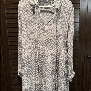 Aura Gray and White Patterned Dress